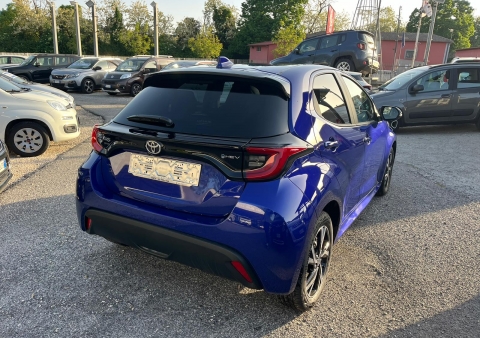 yaris 15 hybrid 5 porte active 