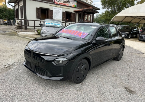 new lancia ypsilon ibrida