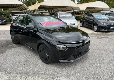 new lancia ypsilon ibrida