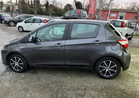 yaris 15ibrida automatica active