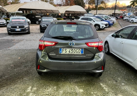 yaris 15ibrida automatica active